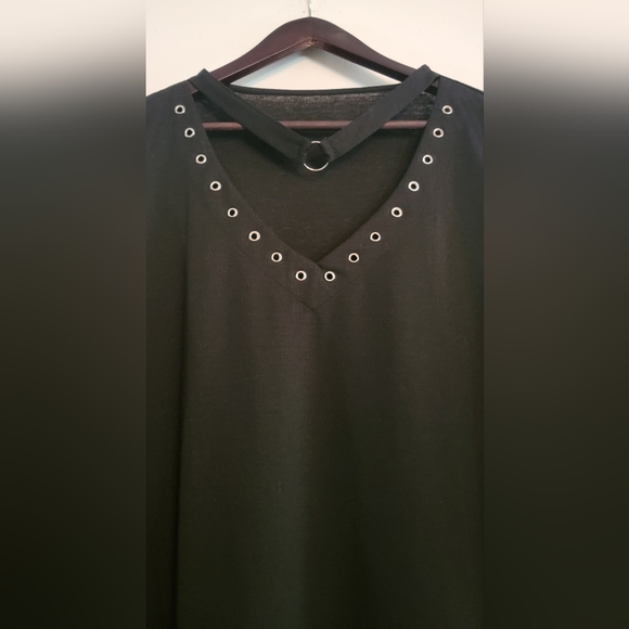 Top - Picture 2 of 5